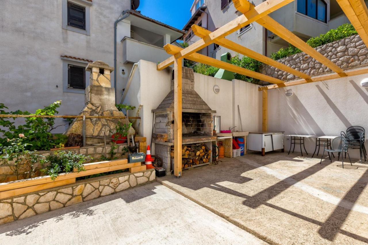 Apartments With A Parking Space Mali Lošinj Exteriör bild