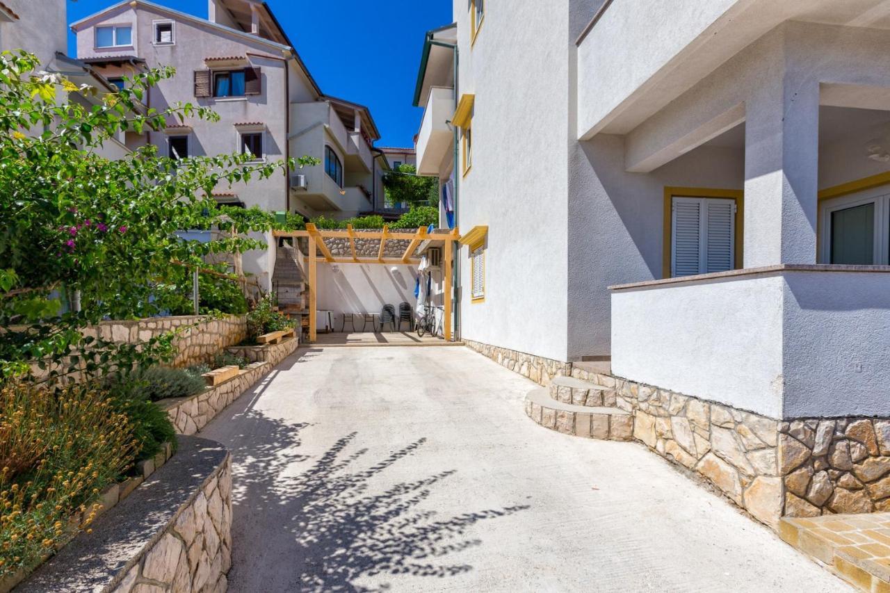 Apartments With A Parking Space Mali Lošinj Exteriör bild